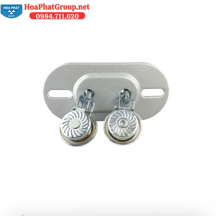 dẫn hướng giàn phơi màu trắng bạc bánh xe đồng